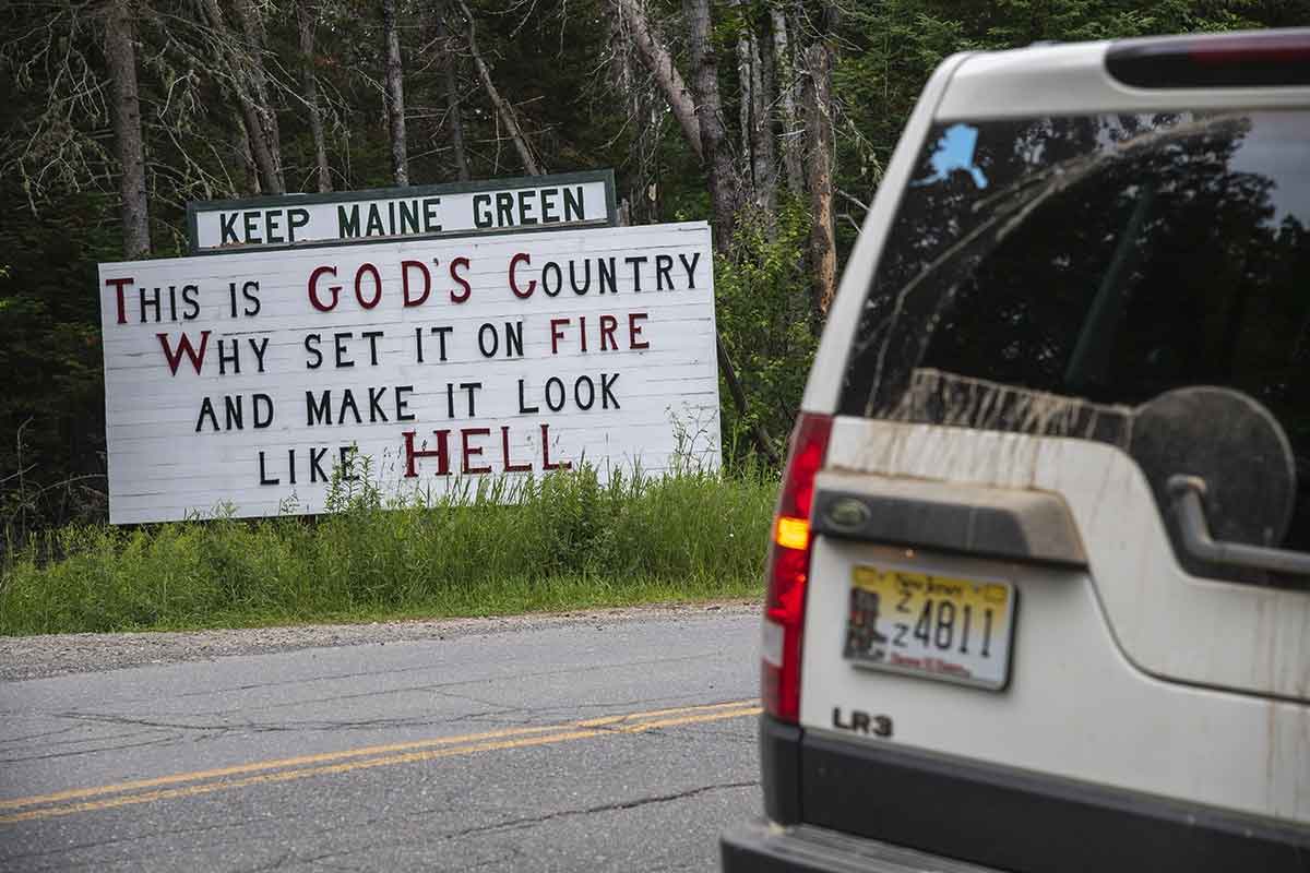 Keep Maine Green signage